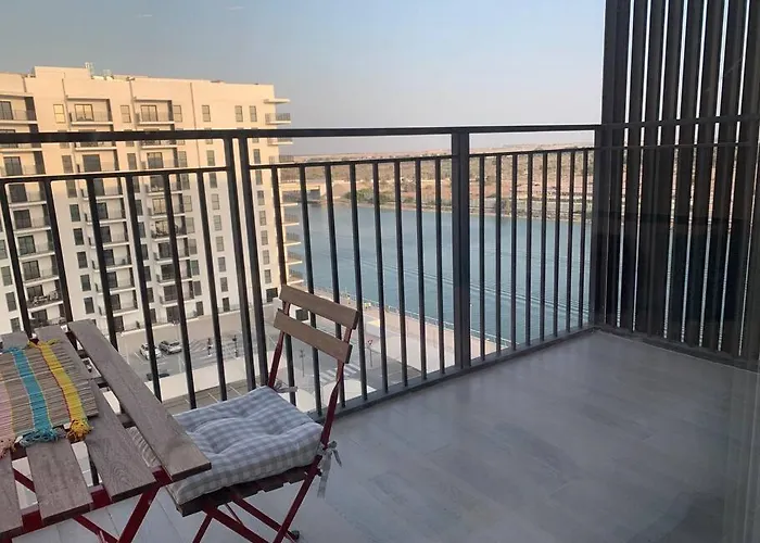 We703-Entire Cozy Water-Front Studio With Kitchen