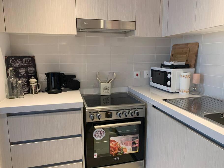 Appartamento We703-entire Cozy Water-front Studio With Kitchen Abu Dhabi